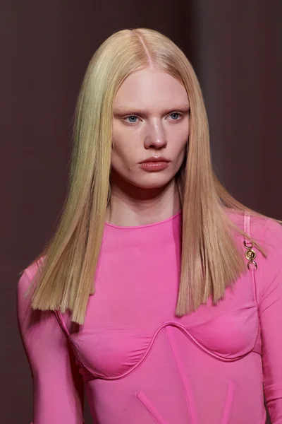 Look 80